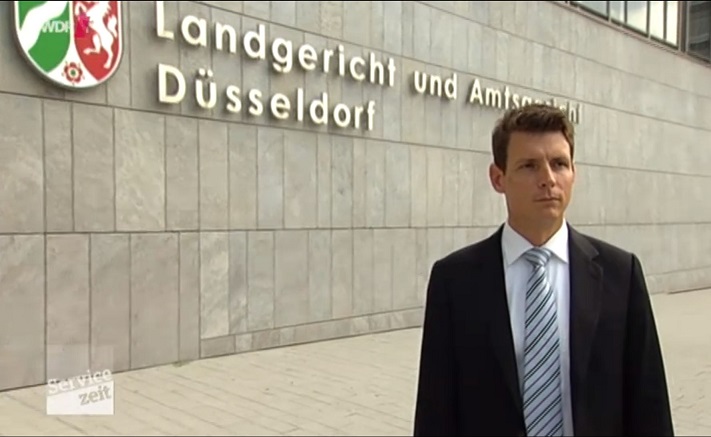 vor dem LG Düsseldorf WDR Servicezeit